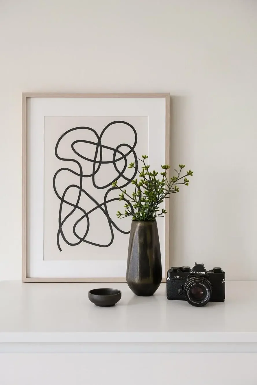 Black Ceramic Vase with Gold Accents – Rustic Modern Pottery Decor